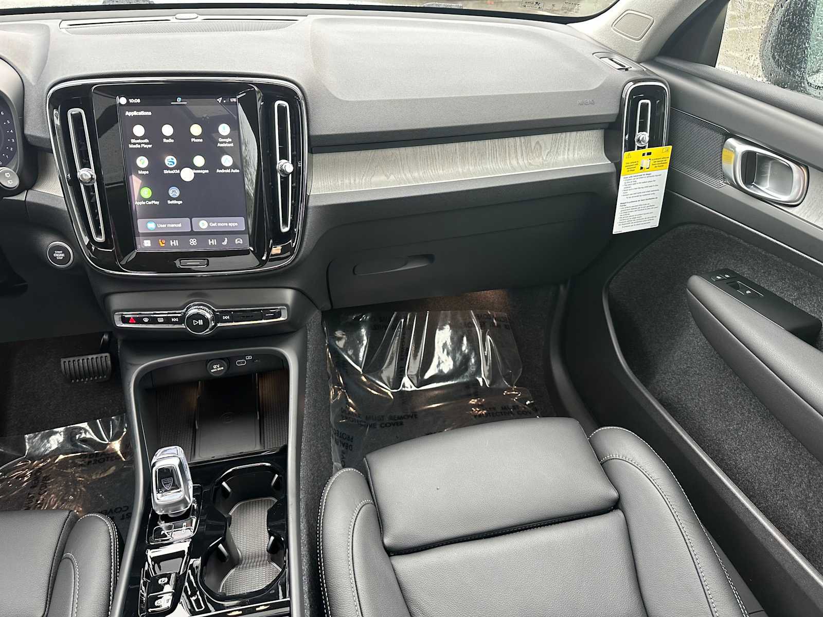 New 2026 Volvo XC40 B5 Plus w/ Protection Package Premier image 18