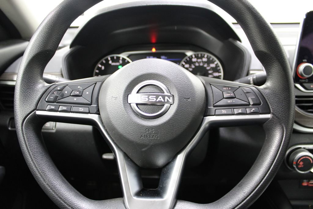 Used 2023 Nissan Altima 2.5 SV FWD image 23