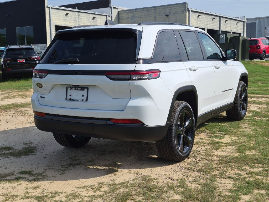 New 2026 Jeep Grand Cherokee Limited w/ Limited Altitude Package AWD/4WD image 7