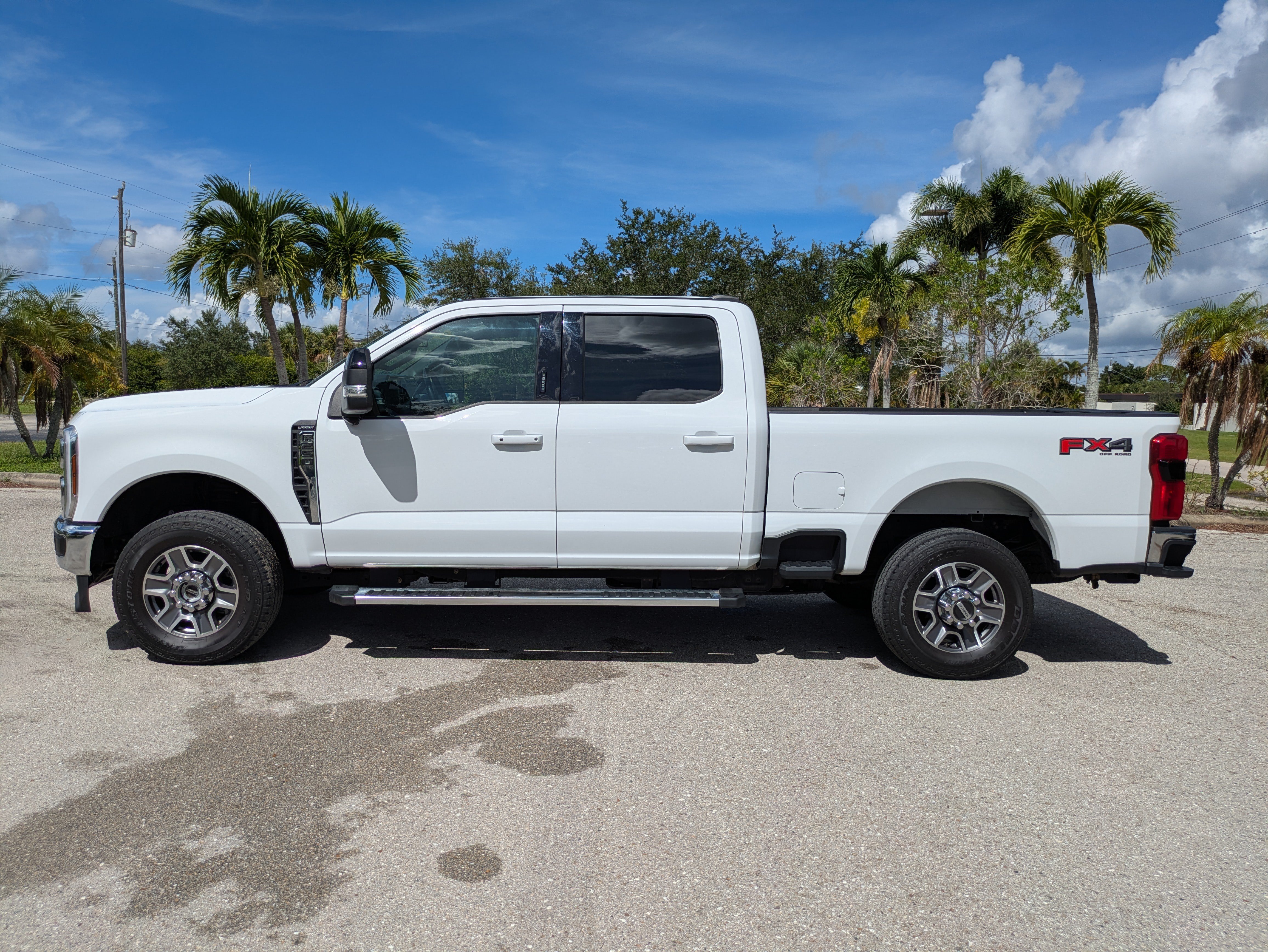 Used 2024 Ford F250 Lariat w/ FX4 Off-Road Package AWD/4WD image 7