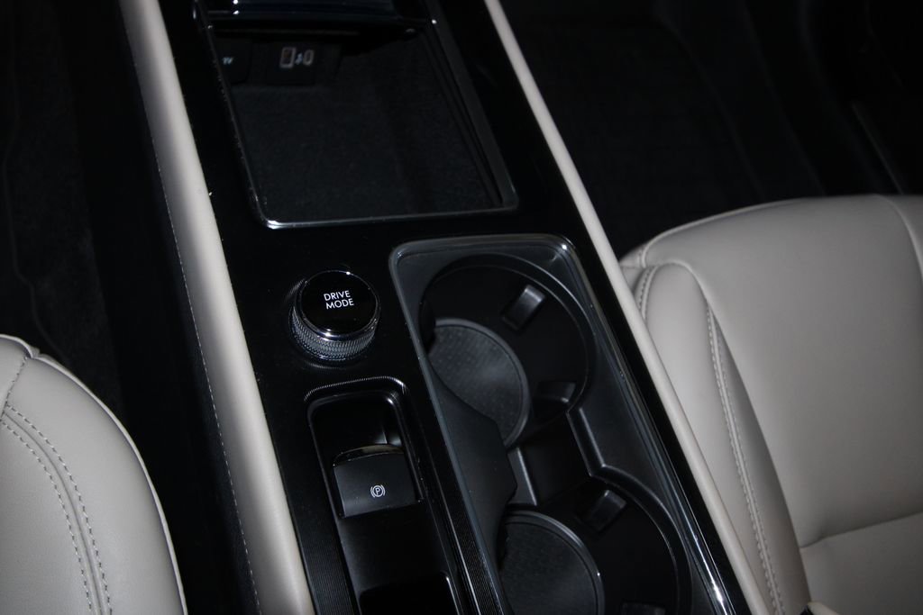 Used 2025 Lincoln Corsair AWD image 19