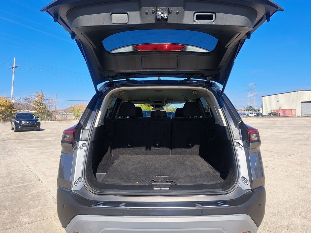 Used 2022 Nissan Rogue SV image 26