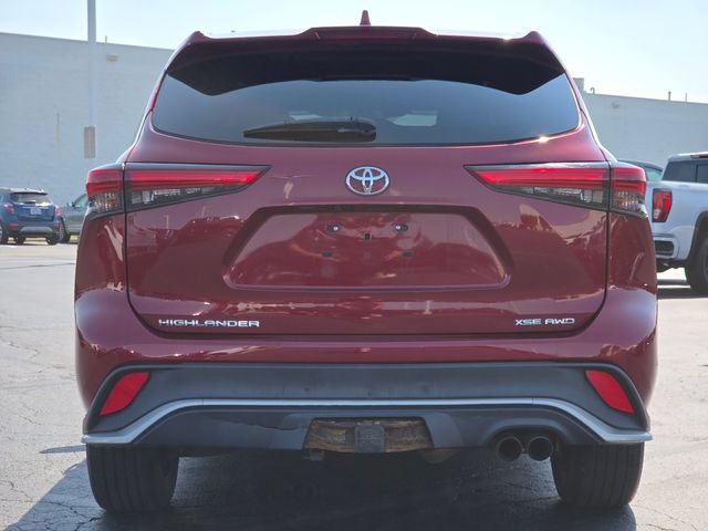 Used 2021 Toyota Highlander XSE AWD/4WD image 16