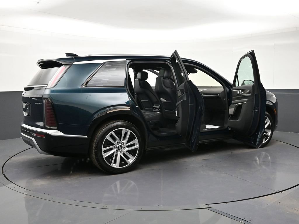 Used 2026 Cadillac Vistiq Luxury image 34