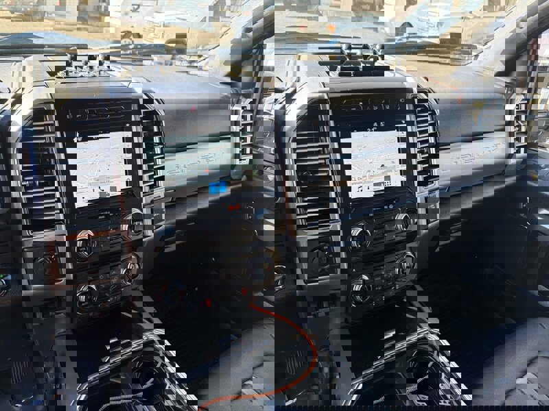 Used 2018 Ford F450 Platinum w/ Platinum Ultimate Package AWD/4WD image 17