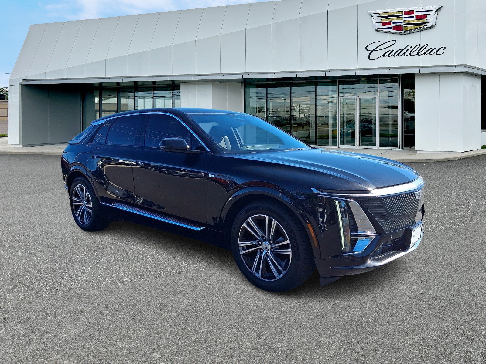 Certified 2024 Cadillac Lyriq Luxury AWD/4WD image 7