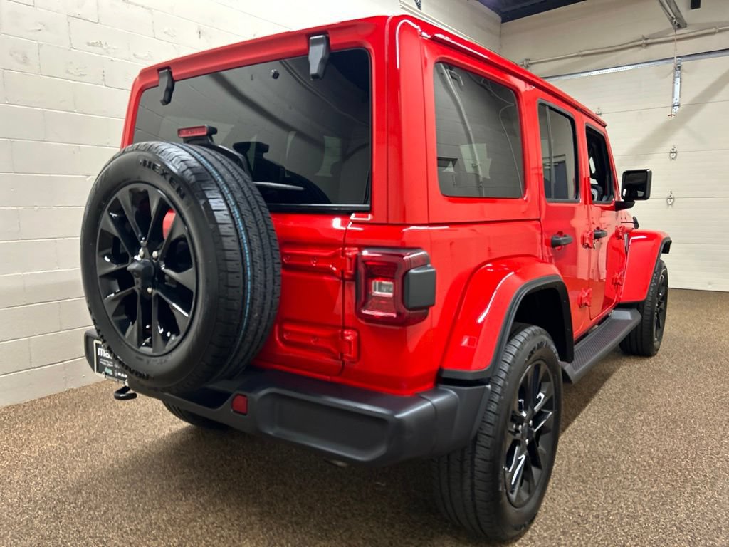 Used 2025 Jeep Wrangler Unlimited Sahara AWD/4WD image 2