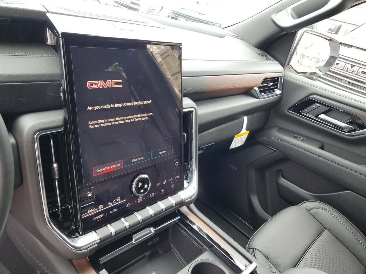New 2026 GMC Yukon XL Denali w/ Sun & Power Step Package AWD/4WD image 26