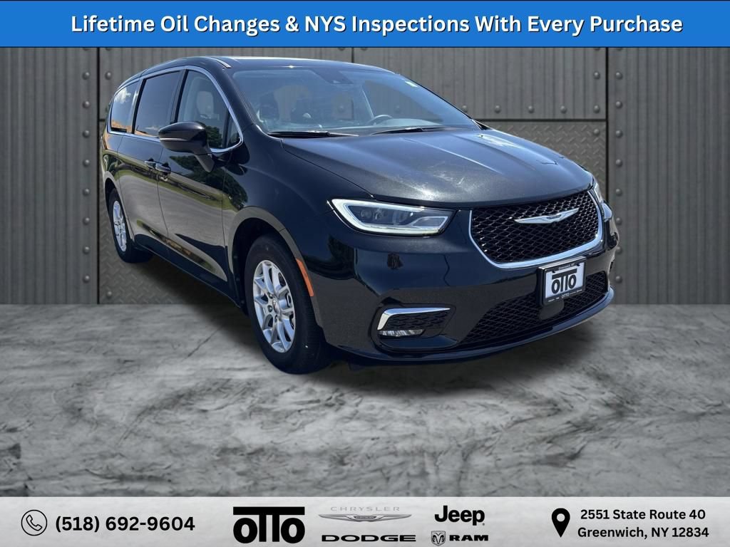 Used 2023 Chrysler Pacifica Touring-L