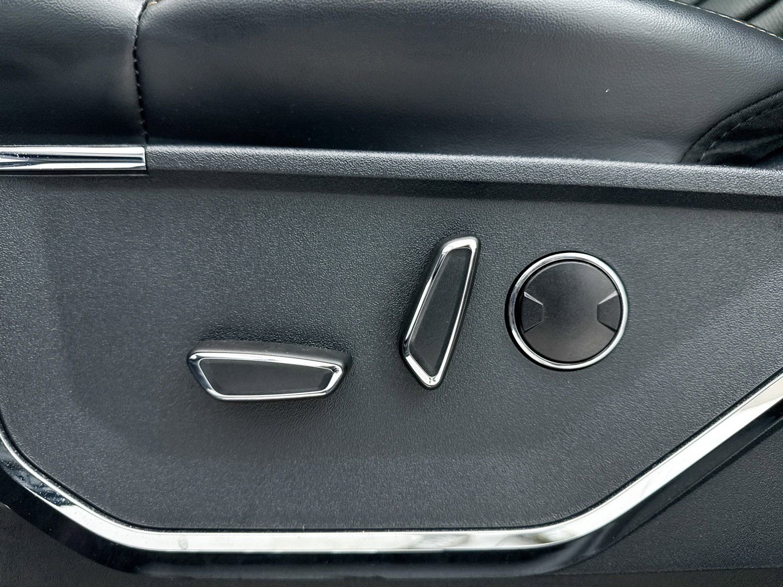 Used 2023 Ford F150 Platinum w/ Equipment Group 701A High image 30