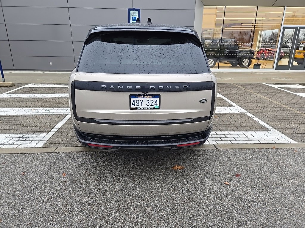 Used 2023 Land Rover Range Rover SE image 6