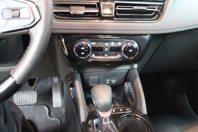 Used 2025 Chevrolet TrailBlazer RS w/ Convenience Package AWD/4WD image 20