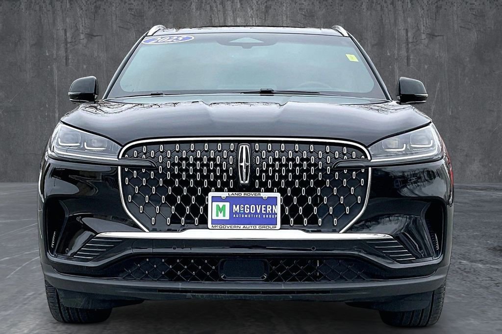 Used 2025 Lincoln Aviator Reserve w/ Illumination Package image 2