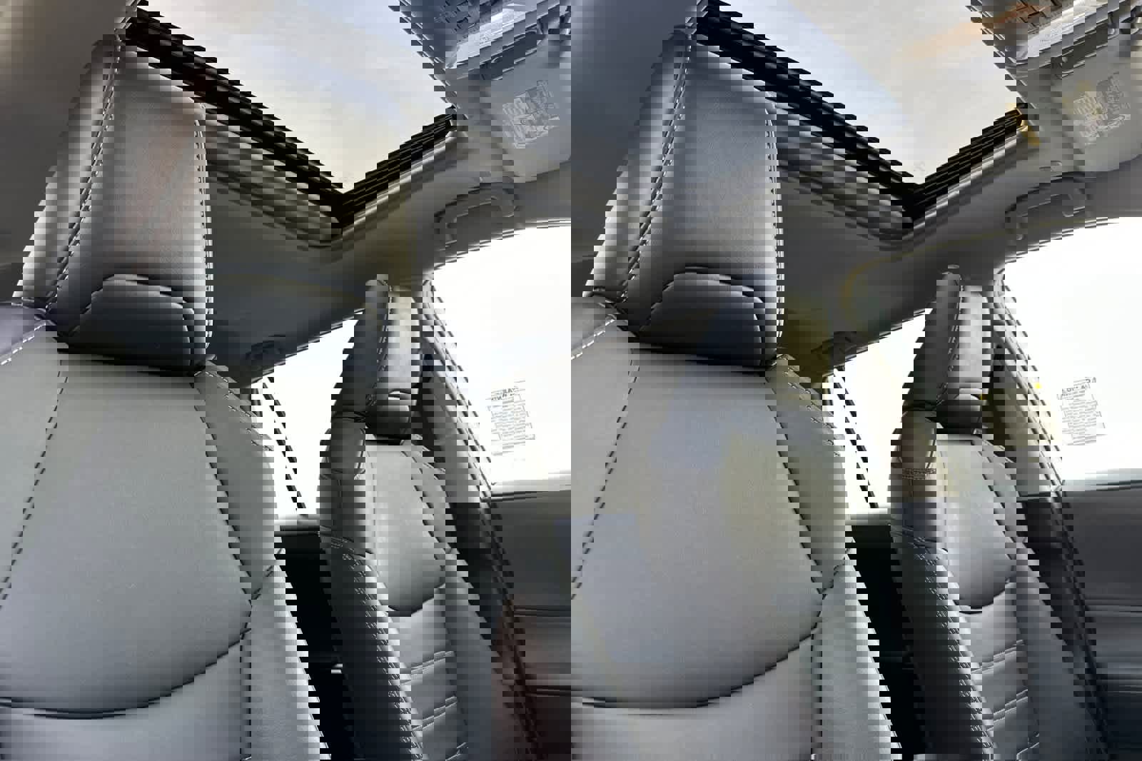 Used 2023 Toyota RAV4 XLE Premium image 18