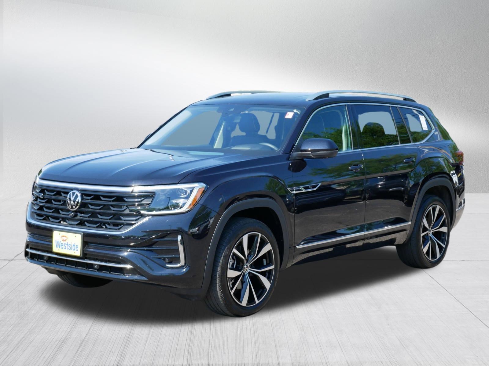 Certified 2026 Volkswagen Atlas SEL Premium R-Line AWD/4WD image 3