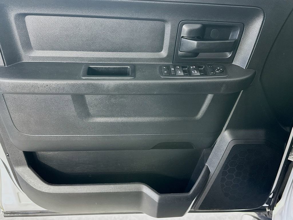 Used 2017 RAM 3500 Tradesman w/ Chrome Appearance Group AWD/4WD image 23