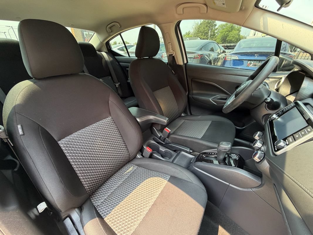 Used 2021 Nissan Versa S FWD image 4