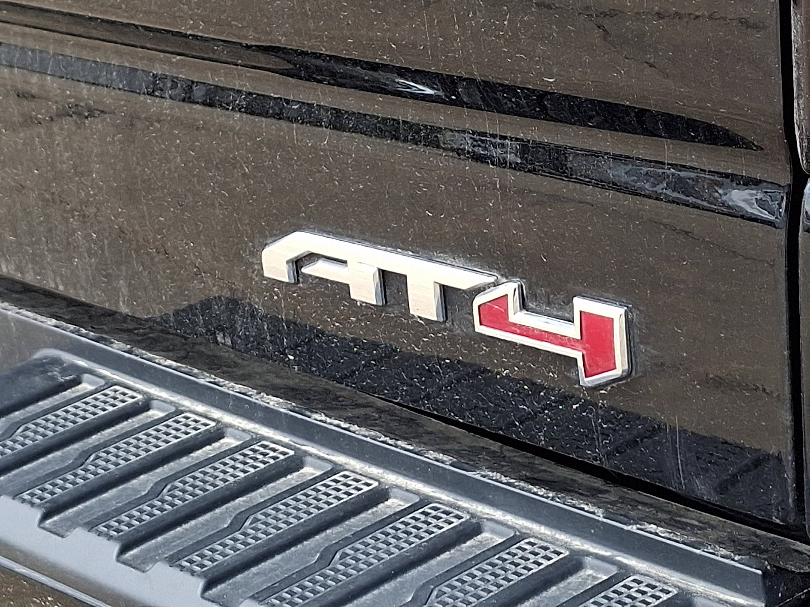 Used 2020 GMC Sierra 1500 AT4 w/ Off-Road Performance Package image 10