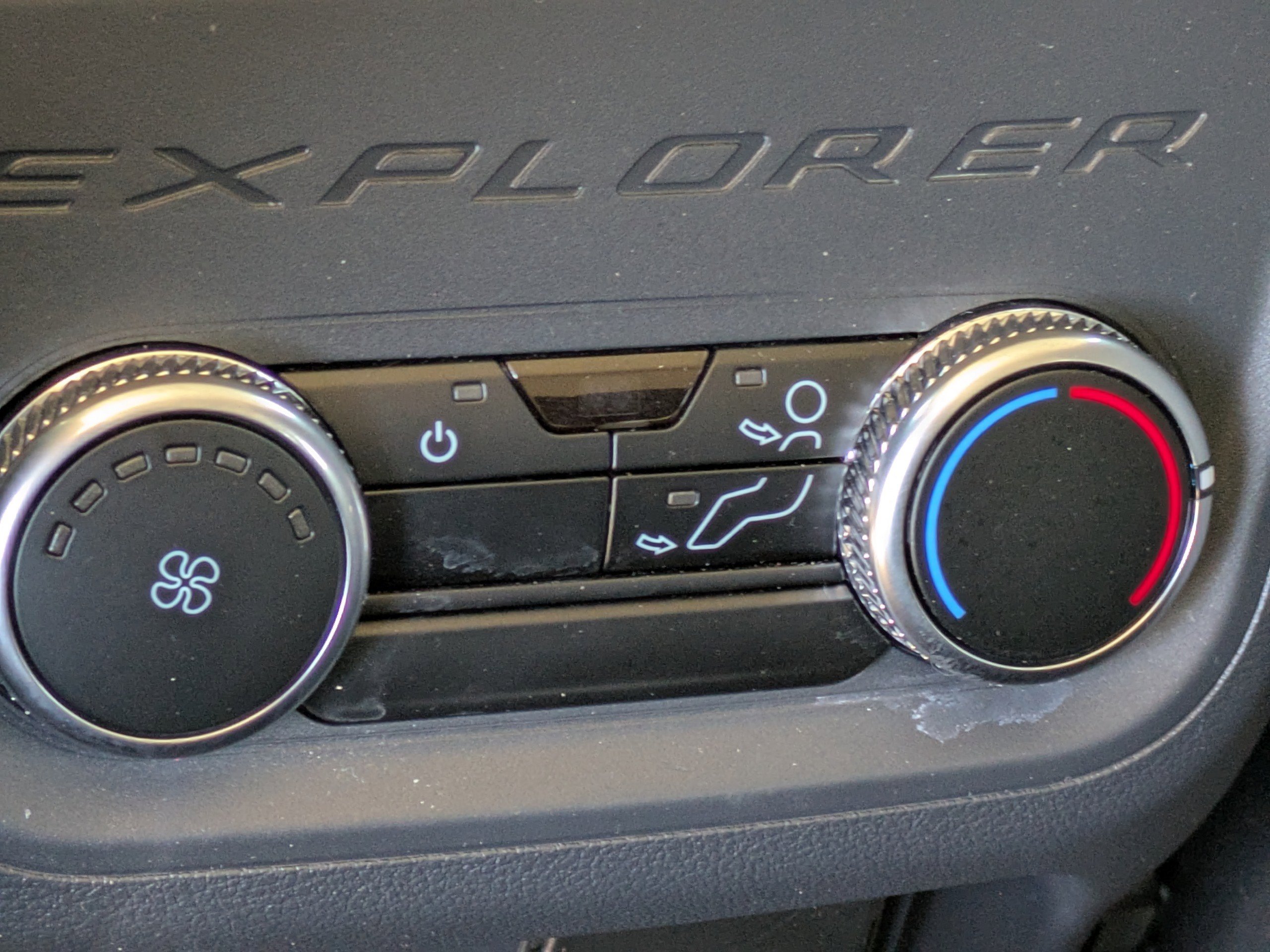 Used 2025 Ford Explorer Active image 15