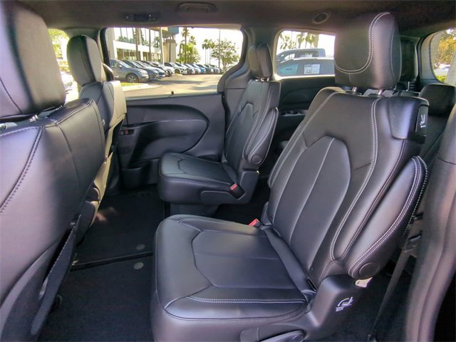 New 2026 Chrysler Voyager LX image 17