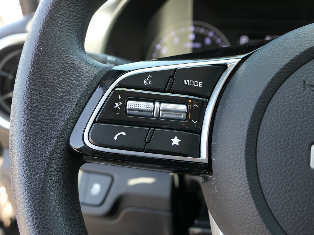 Used 2024 Kia Forte LXS w/ LXS Technology Package FWD image 13