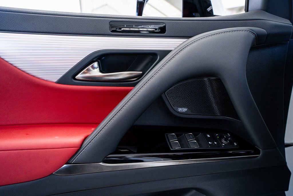 Used 2024 Lexus LX 600 F Sport image 31