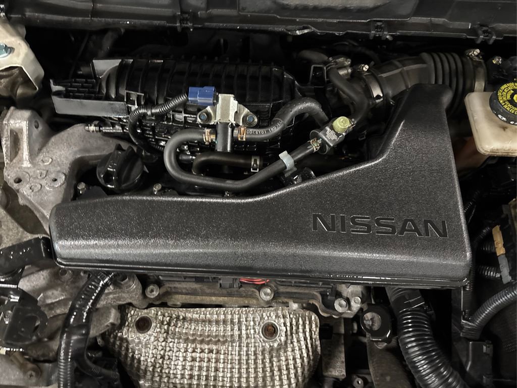 Used 2017 Nissan Rogue SV w/ SV Premium Package image 13