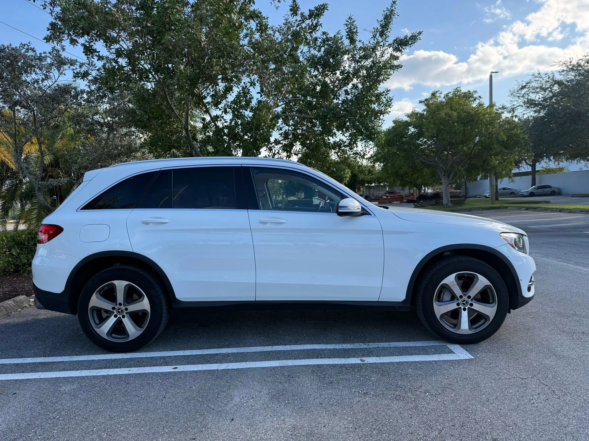 Used 2018 Mercedes-Benz GLC 300 4MATIC image 8