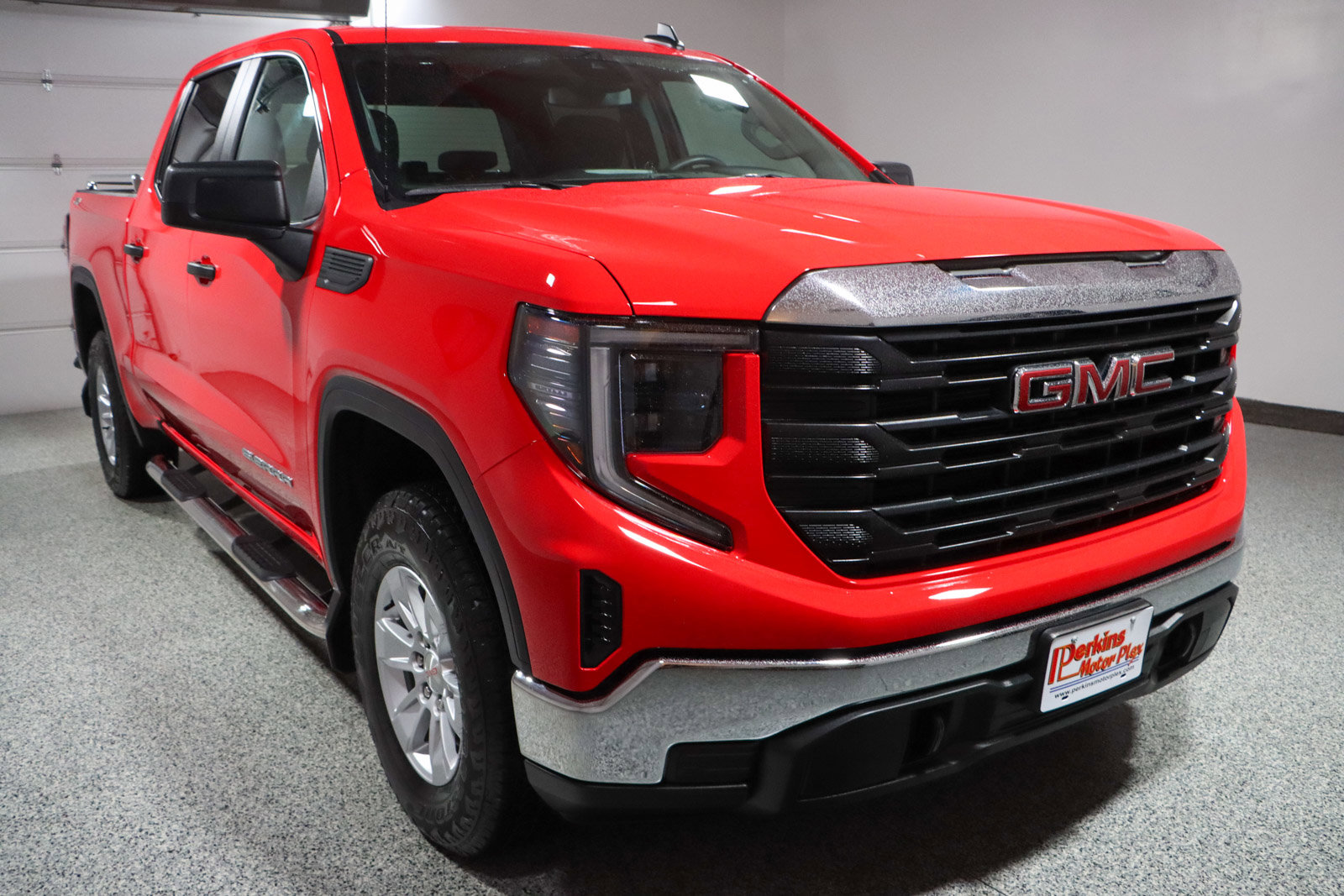 Used 2024 GMC Sierra 1500 Pro w/ Pro Value Package image 5