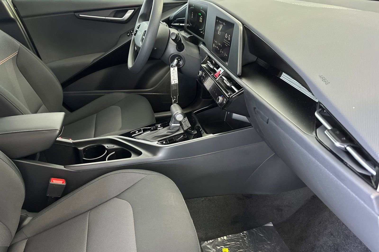 New 2026 Kia Niro LX image 16