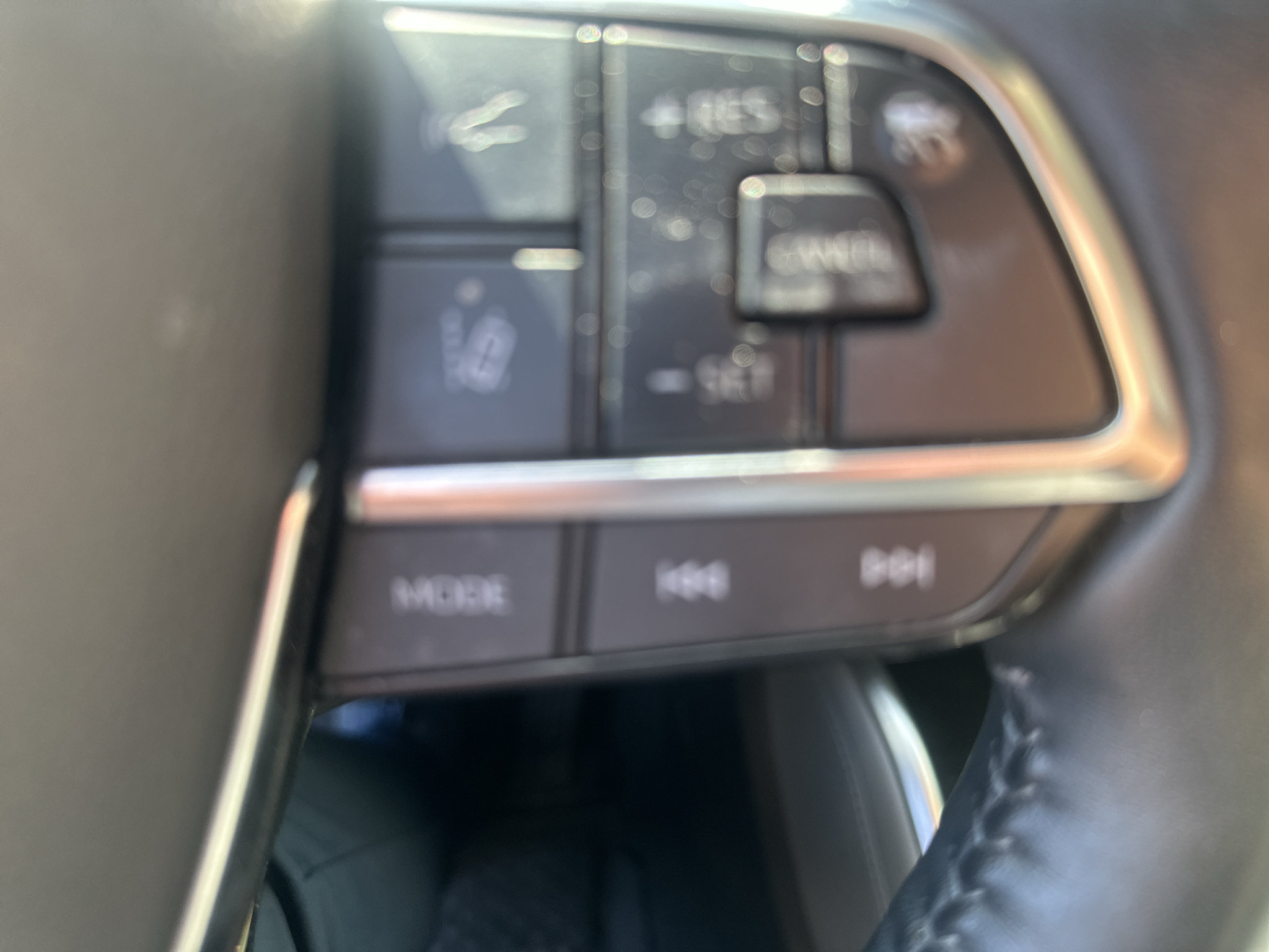 Used 2021 Toyota Highlander Platinum AWD/4WD image 9