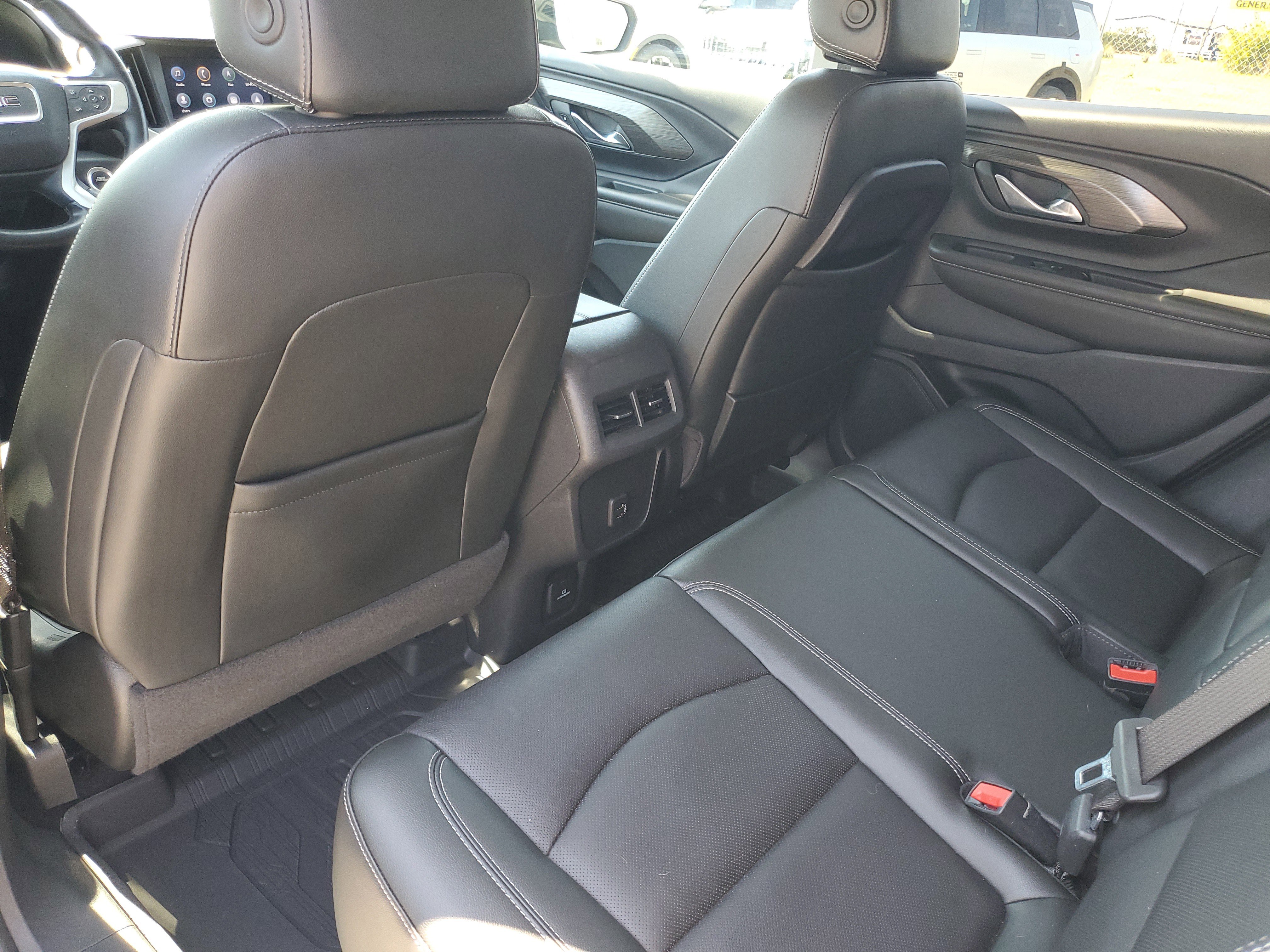 Used 2023 GMC Terrain SLT w/ Infotainment Package II FWD image 30