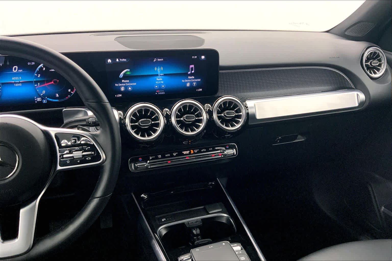 Certified 2022 Mercedes-Benz GLB 250 4MATIC image 25