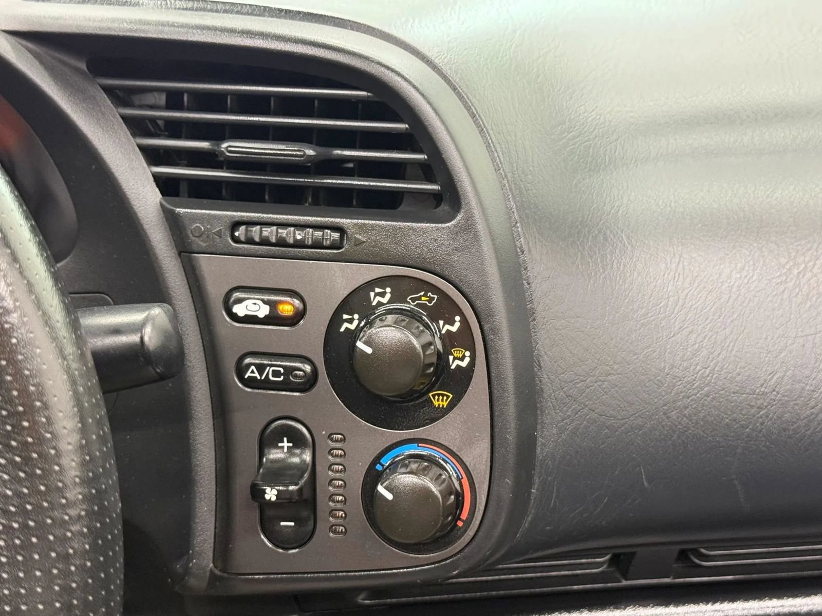 Used 2000 Honda S2000 image 25