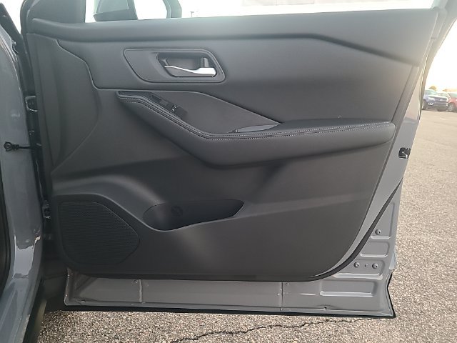 New 2027 Nissan Rogue SV w/ Cold Weather Package AWD/4WD image 25
