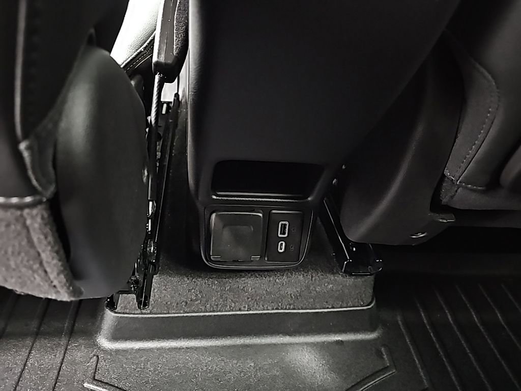 Used 2022 Buick Encore GX Essence w/ Experience Buick Package image 33