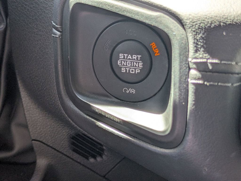 Used 2025 Jeep Wrangler Unlimited Rubicon image 24