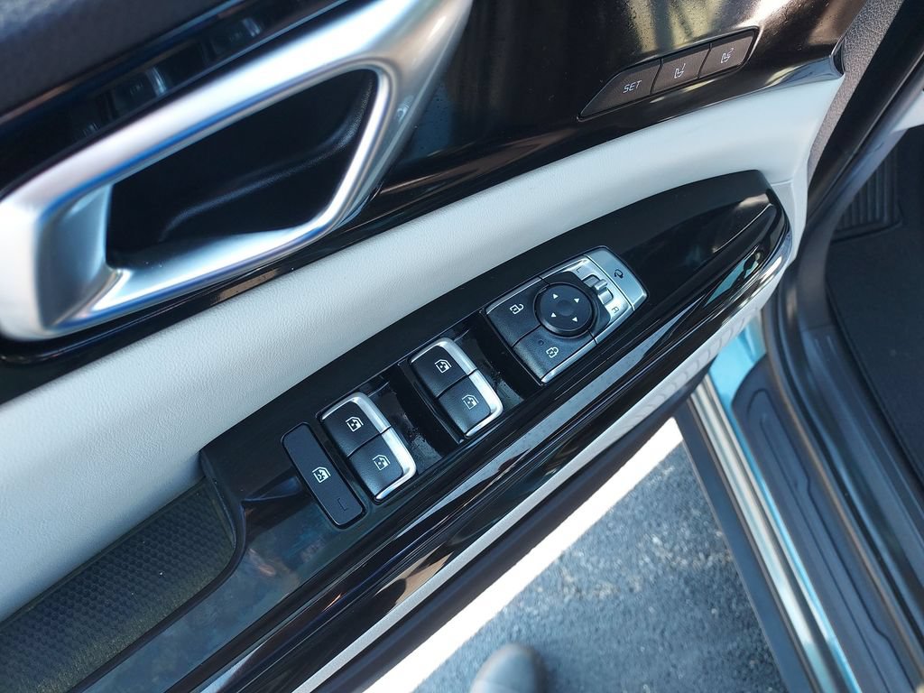 Certified 2024 Kia Carnival SX FWD image 19