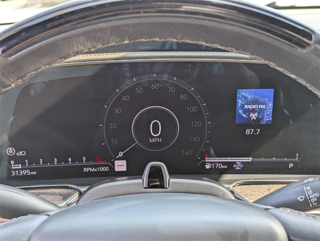 Used 2022 Cadillac Escalade Premium Luxury image 17