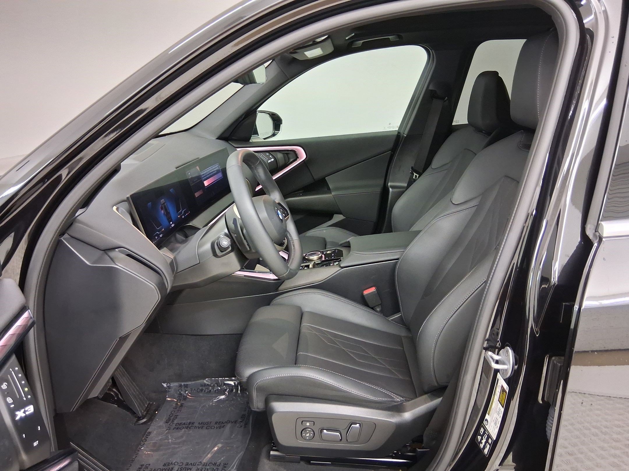 Used 2025 BMW X3 xDrive30i w/ Convenience Package AWD/4WD image 3