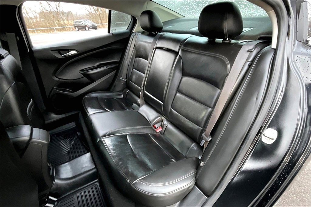 Used 2017 Chevrolet Cruze Premier image 26