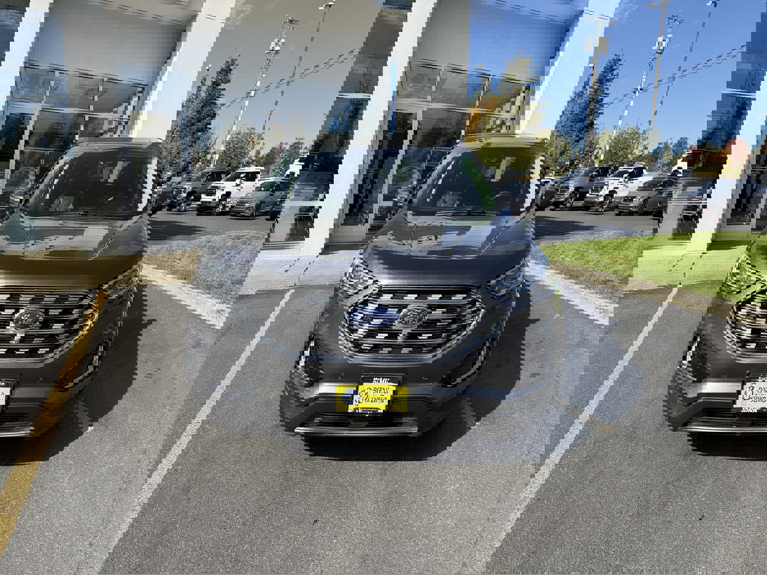 Used 2019 Ford Edge Titanium w/ Equipment Group 301A image 2