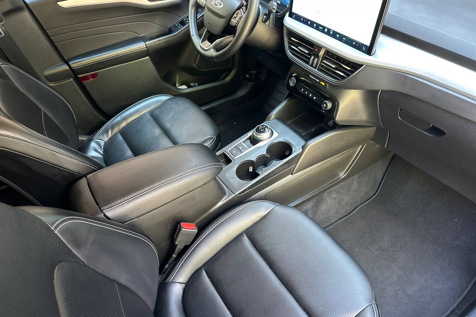 Used 2025 Ford Escape Platinum AWD/4WD image 21
