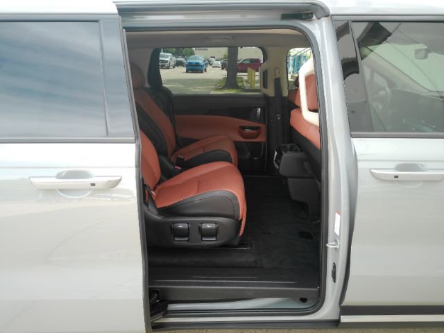 Used 2024 Kia Carnival SX Prestige image 27