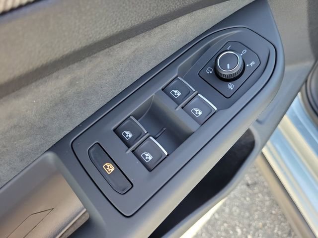 New 2026 Volkswagen GTI SE FWD image 14
