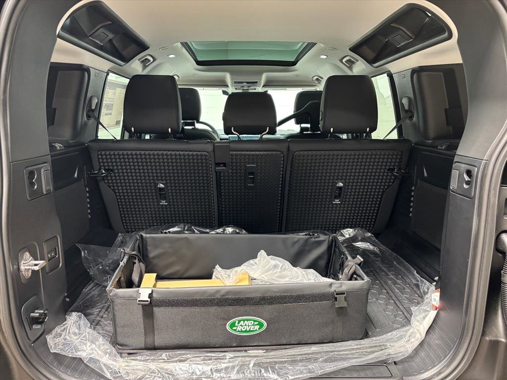 Used 2026 Land Rover Defender 110 S image 42