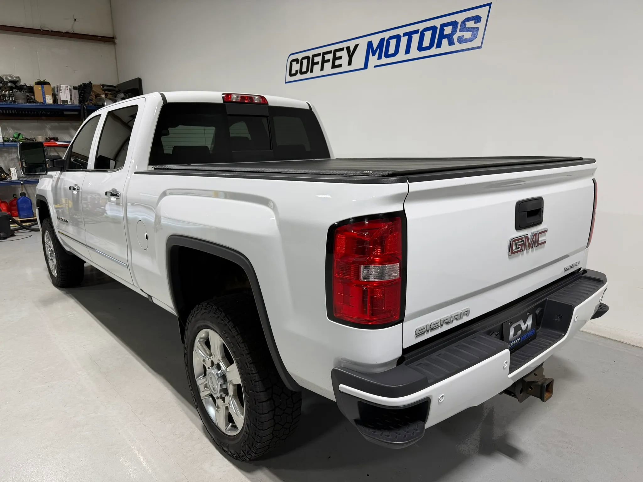 Used 2019 GMC Sierra 2500 Denali w/ Duramax Plus Package AWD/4WD image 4