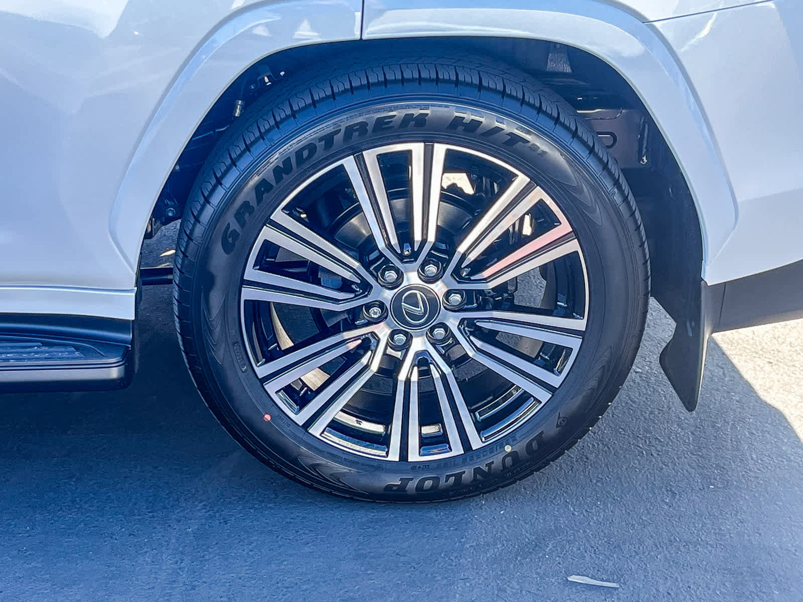 New 2026 Lexus LX 600 4WD w/ Luxury Package image 10