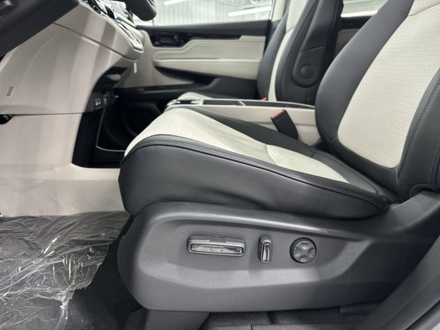 Used 2026 Honda Odyssey Elite image 23