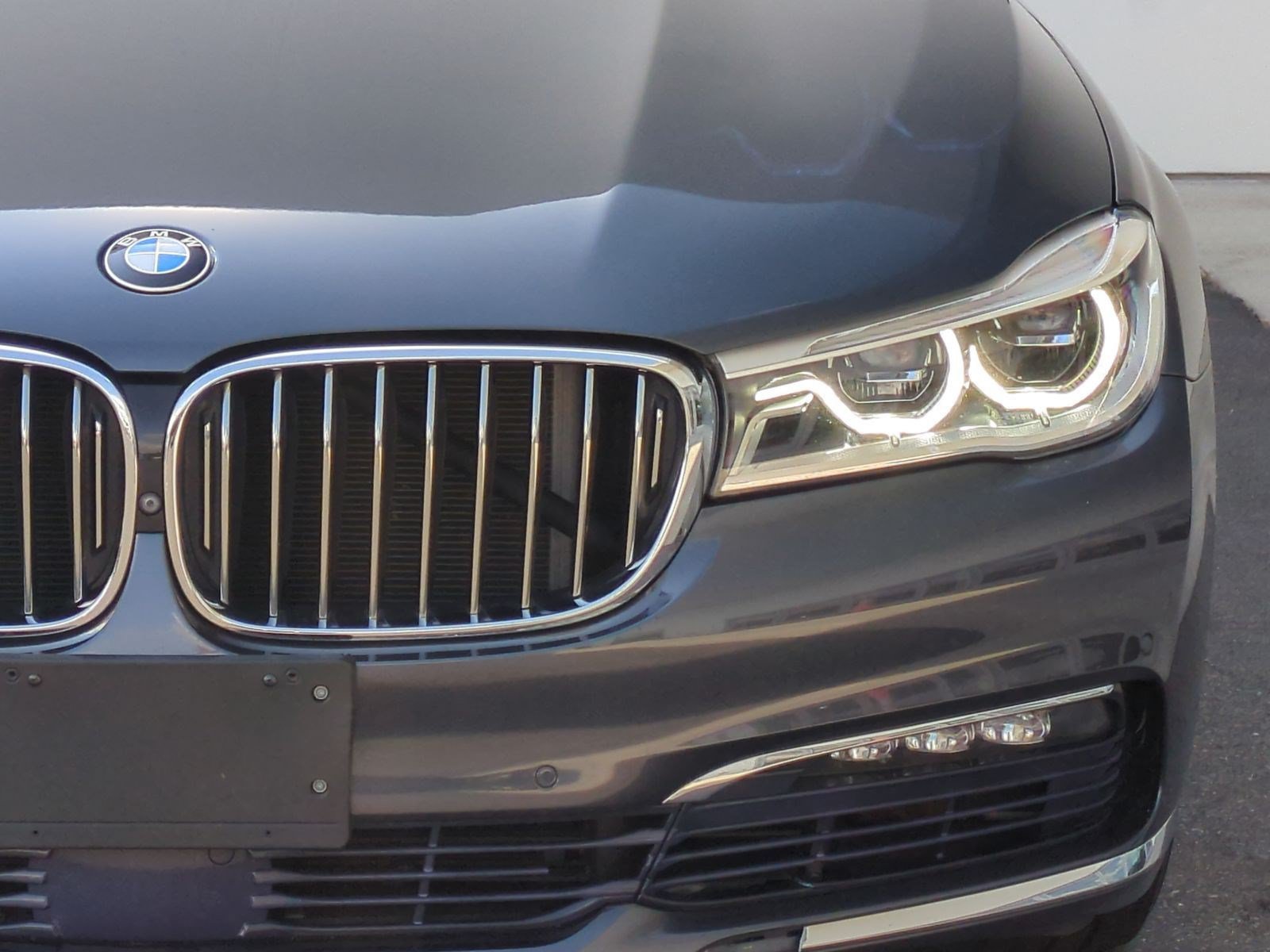 Used 2016 BMW 750i RWD image 6